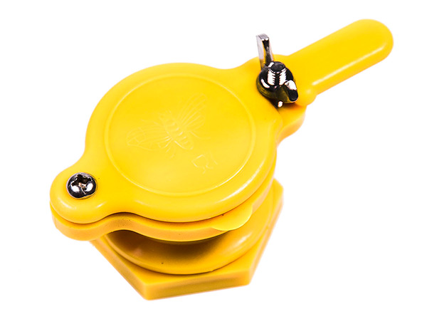 Кран - задвижка для медогонок диаметром 44 мм пластиковый желтый